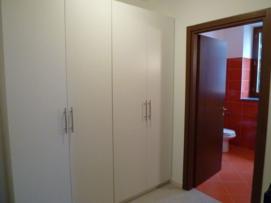 Zona armadi del monolocale in affitto a Castellanza